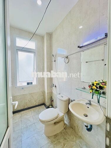 PHÒNG GÁC LỬNG TIỆN NGHI LẠC LONG QUÂN - ÂU CƠ