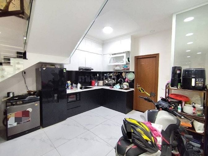 Kẹt tiền cần bán gấp căn nhà quận Thủ Đức SHR *Đường Đình Phong Phú