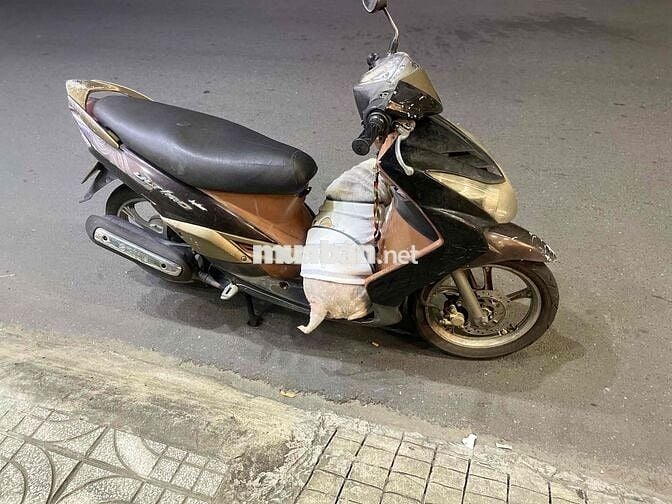 Nhà dư xe cần thanh lý xe để trống nhà