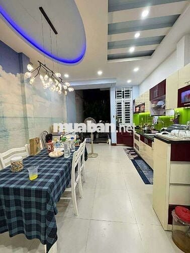 Nhà Mặt Tiền Kinh Doanh, 4 Tầng 4 PN, Gần ST Emart