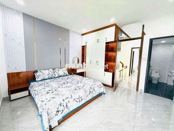 Cho thuê nhà mới 4 tầng Lê Thị Riêng