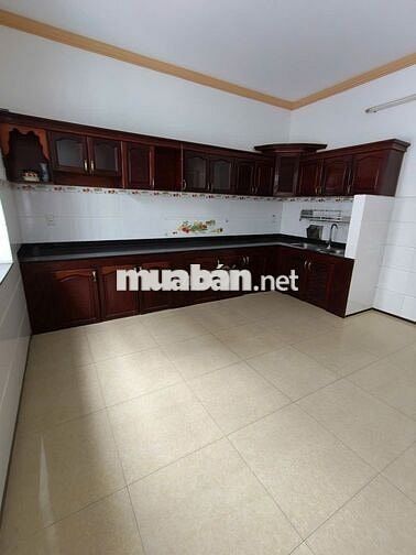 Cho thuê nhà Hầm 4 lầu ngay Mặt tiền đường Đô thị Areco Thủ Đức