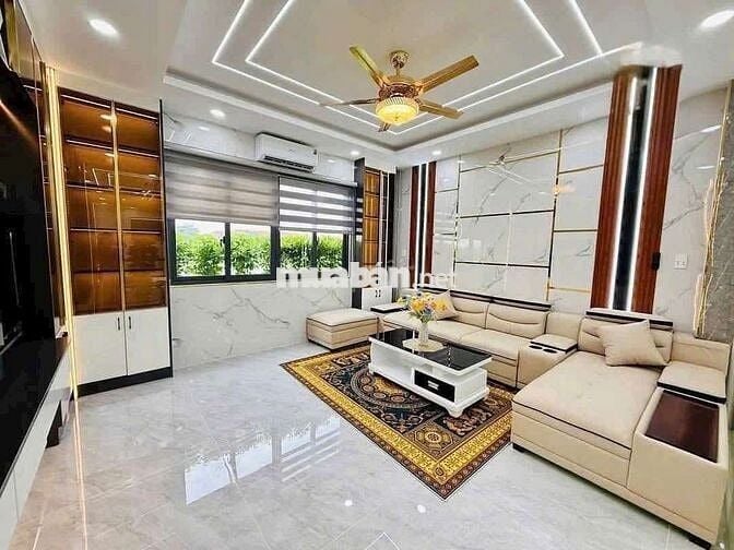 Cho thuê nhà mới 4 tầng Lê Thị Riêng