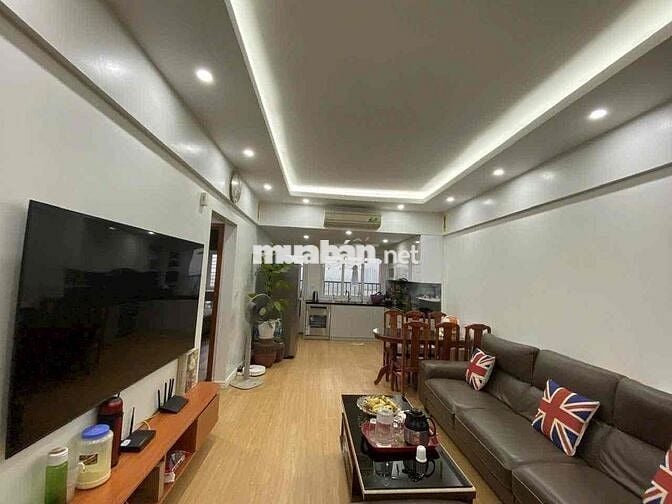 Bán căn chung cư KĐT Việt Hưng 72m x2 ngủ view đẹp nội thất đẹp 4x tỷ