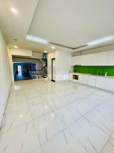 Mặt phố An Dương Vương Tây Hồ - 120 M – 5 T – MT 5.5 M – Giá 32.6 Tỷ. 