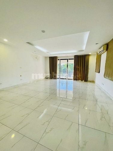 Mặt phố An Dương Vương Tây Hồ - 120 M – 5 T – MT 5.5 M – Giá 32.6 Tỷ. 