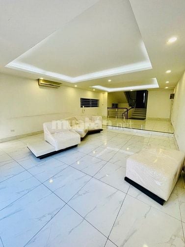 Mặt phố An Dương Vương Tây Hồ - 120 M – 5 T – MT 5.5 M – Giá 32.6 Tỷ. 