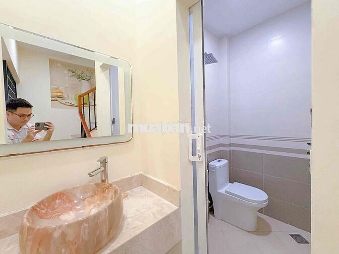 Cho Thuê NNC 1 Trệt 3 Lầu 4PN 3WC mặt tiền Vũ Ngọc Phan - Bình Thạnh