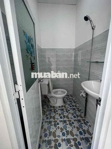 bán gấp nhà 1 trệt 1 lầu giá siêu rẻ , cách chợ hưng long 500m