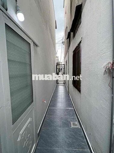 bán gấp nhà 1 trệt 1 lầu giá siêu rẻ , cách chợ hưng long 500m