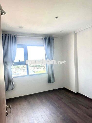 BÁN GẤP CĂN 2PN TẦNG TRUNG BAO PHÍ SANG TÊN, SỔ SẴN,TẶNG NỘI THAT XỊN