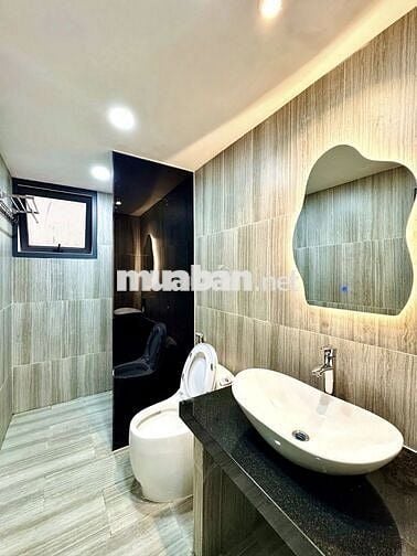 Bán Siêu Phẩm Mặt Tiền Ngay Phạm Văn Đồng - Nhà Mới 60m2 Đất Hơn 9 tỷ