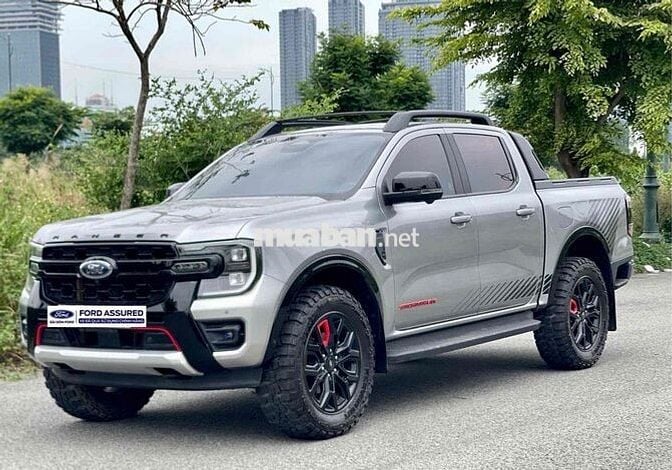 Ford Ranger Stormtrak 2024 màu Bac Đẹp Xe Tại Ford