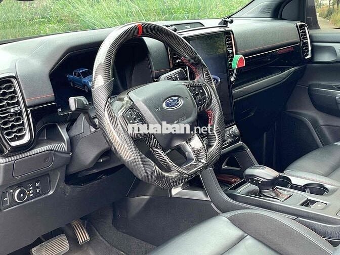 Ford Ranger Stormtrak 2024 màu Bac Đẹp Xe Tại Ford