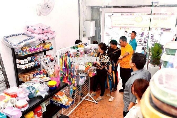 Mặt Tiền Nguyễn Văn Nghi 300m2 Có 3 Lầu Gần Ngã 5 Quang Trung Có VỉaHè