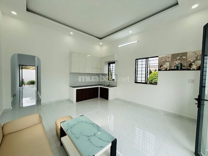 Nhà cấp 4 đẹp, giá ngộp hiếm có căn thứ 2!