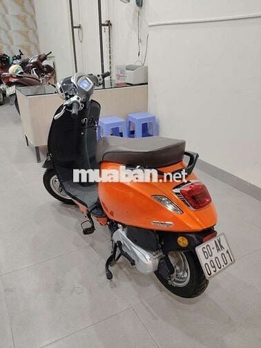 Xe máy tay ga 50cc màu Cam