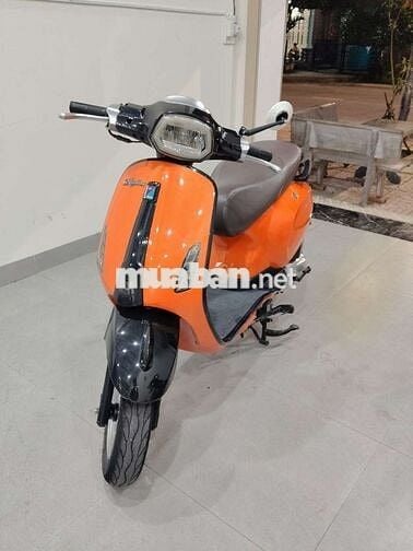 Xe máy tay ga 50cc màu Cam