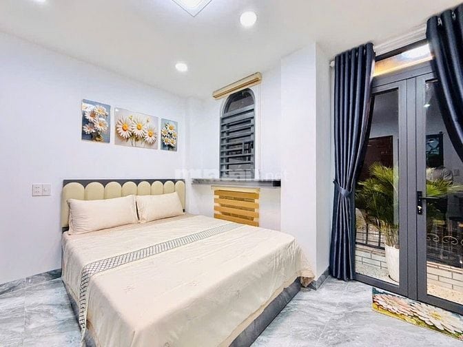 Ngộp, gấp bán nhà mặt tiền hẻm