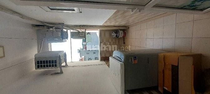 - Bán căn hộ chung cư Lĩnh Nam, Hoàng Mai, Siêu rẻ, 68m2, 4.98 tỷ