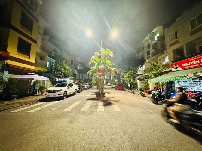 Hữu Hưng - Ô Tô Tránh vỉa hè - Kinh Doanh - 100m2 - Loanh Quanh 21 Tỷ