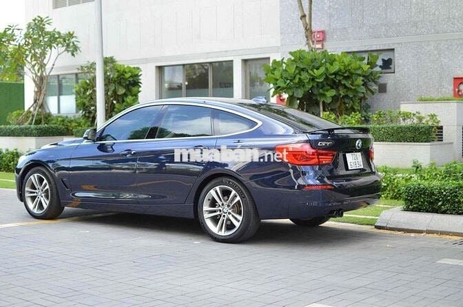 BMW 3 Series 2016 320i GT - 68000 km