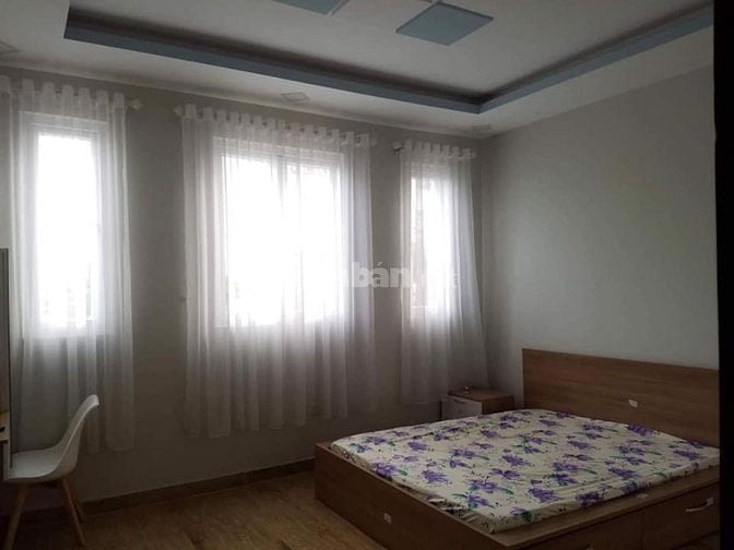 NHÀ CHO THUÊ NGAY VÒNG XOAY PHÚ HỮU- RỘNG RÃI, AN NINH, THUẬN TIỆN