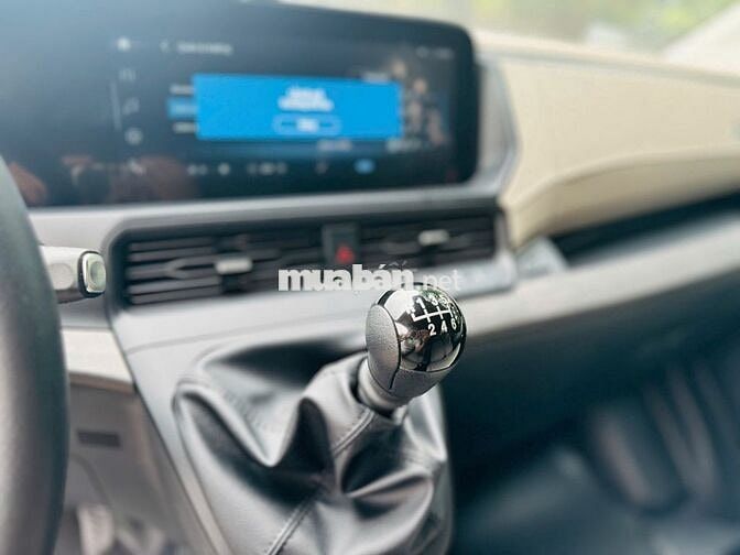 Ford Transit 18 Chỗ 2025 - Lướt 1.500km - Vay 70%