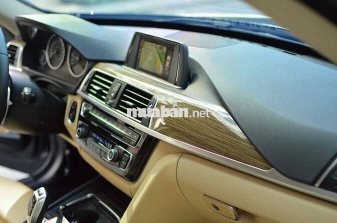 BMW 3 Series 2016 320i GT - 68000 km