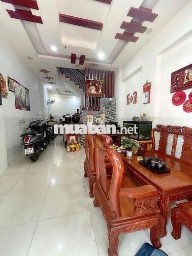 nhà 4x11m 1laauf 2pn 2wc hẻm xe tải đường Chiến Lược. BTĐ Bình Tân