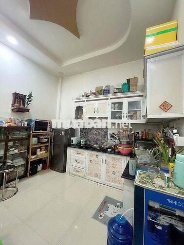 nhà 4x11m 1laauf 2pn 2wc hẻm xe tải đường Chiến Lược. BTĐ Bình Tân