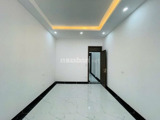 Bán nhà phân lô Tô Vĩnh Diện, Thanh Xuân ô tô đỗ cửa, 1 nhà ra phố