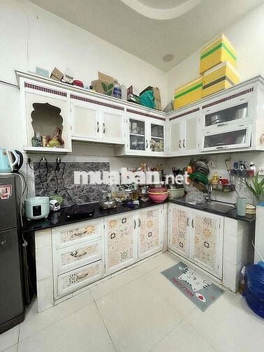 nhà 4x11m 1laauf 2pn 2wc hẻm xe tải đường Chiến Lược. BTĐ Bình Tân