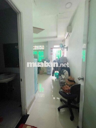 nhà 4x11m 1laauf 2pn 2wc hẻm xe tải đường Chiến Lược. BTĐ Bình Tân