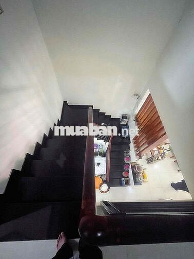 nhà 4x11m 1laauf 2pn 2wc hẻm xe tải đường Chiến Lược. BTĐ Bình Tân