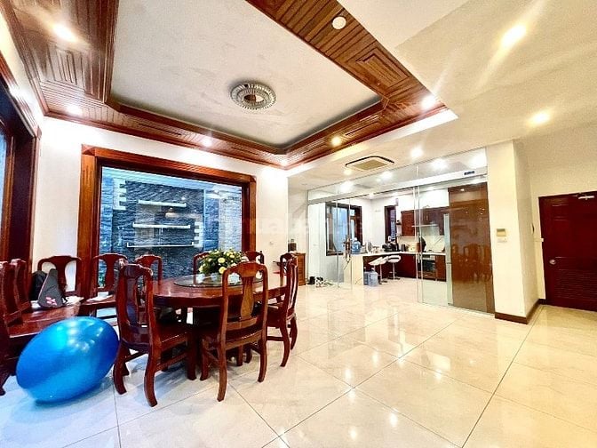 Nhà Đẹp Ở Ngay Hoàng Đạo Thuý - LVL - Căn Góc 250M2 Vỉa Hè To - KD