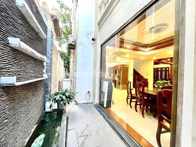 Nhà Đẹp Ở Ngay Hoàng Đạo Thuý - LVL - Căn Góc 250M2 Vỉa Hè To - KD