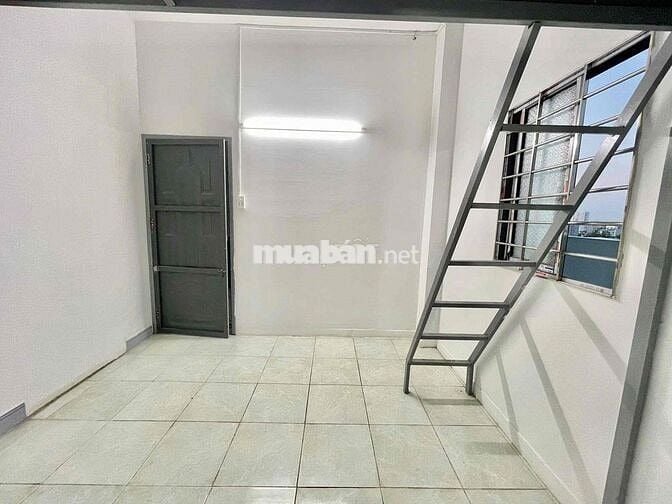 Cho thuê duplex bancol , cửa sổ trời gần đại học VLU cs3