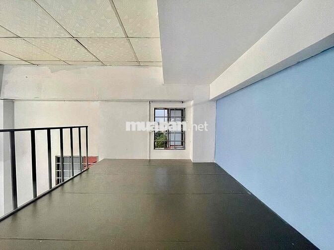 Cho thuê duplex bancol , cửa sổ trời gần đại học VLU cs3