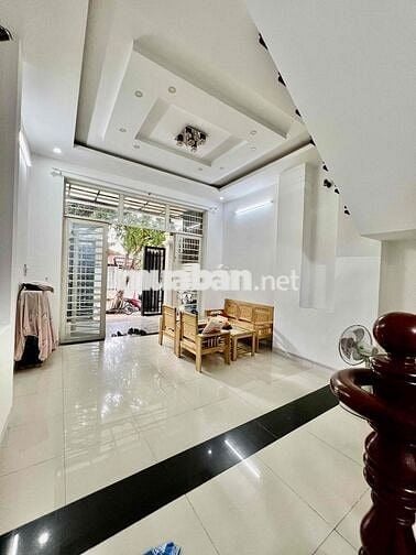 Nhà Mới Sạch Sẻ DT 110m2 1Trệt 1Lầu 2Pn 2Wc Sân Xe Máy Gần Uỷ Ban TX