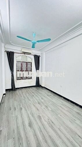 Cho Thuê nhà riêng Ngõ Trại Cá - 30M2 - 4 tầng - 10.5 tr