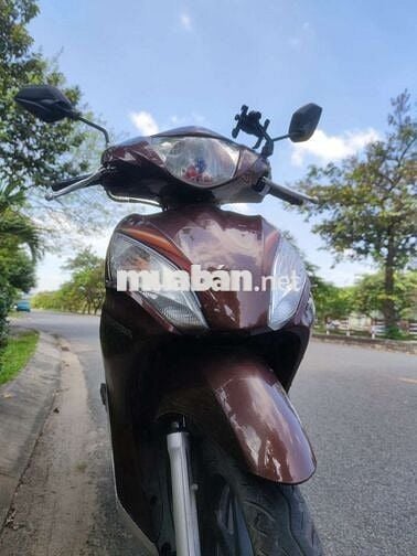 Bà cô nhờ bán Vision