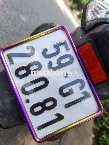 Bà cô nhờ bán Vision