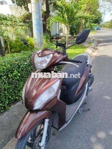 Bà cô nhờ bán Vision