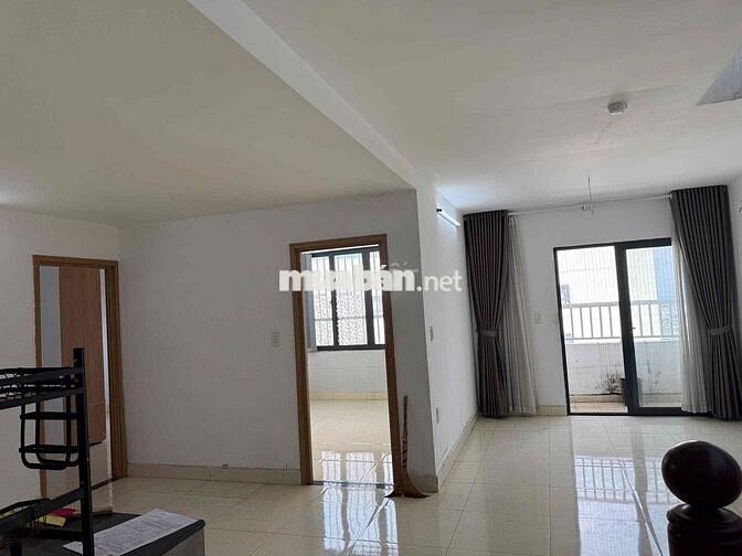 CHO THUÊ CĂN PENHOUSE TẦNG 21 ,CÓ SÂN VƯỜN   7 TRIỆU