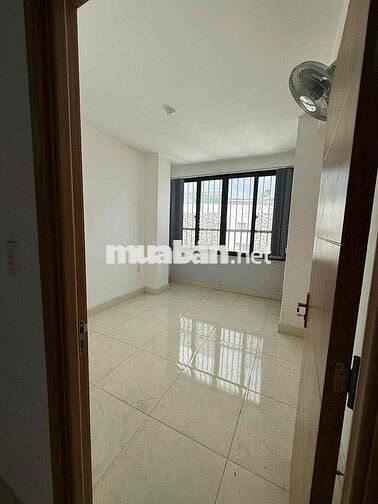 CHO THUÊ CĂN PENHOUSE TẦNG 21 ,CÓ SÂN VƯỜN   7 TRIỆU