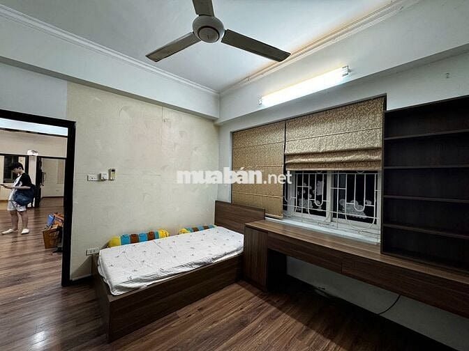 Cho thuê chung cư 230 Lạc Trung -127m2 - 4 ngủ - giá 18 triệu