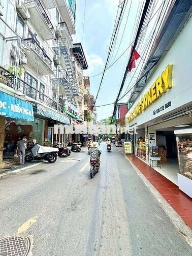 Chính chủ bán nhanh lô đất cực đẹp tại Ngọc Thụy
DT 50m² – Giá 12.5 tỷ