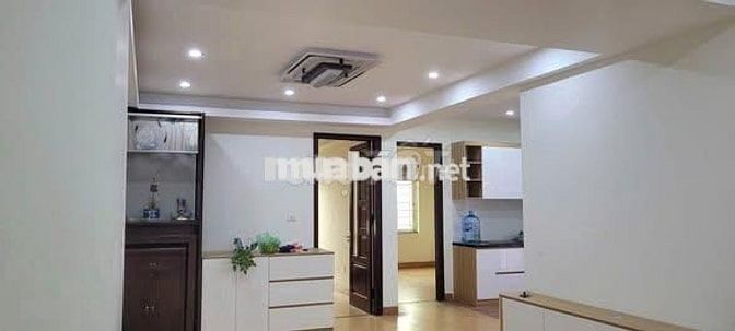 Cho thuê tập thể tầng 3 phố Lò Đúc - 75m2 - 2 ngủ - giá 9.5 triệu