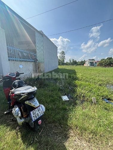 Cần bán gấp lô đất long an 108m vuông . Chính chủ .si thiện chú lh. 